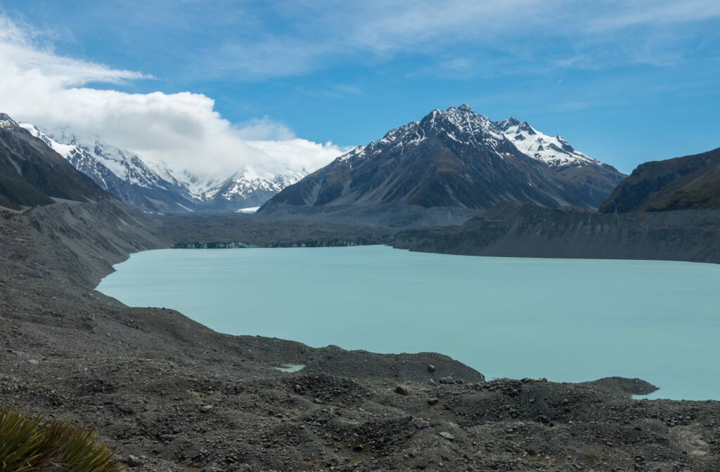 Tasman glacier and lake